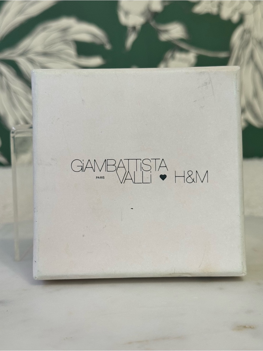Giambattista Valli x H&M LIMITED EDITION  Pearl Drop Earrings x/Box - Picture 4 of 5